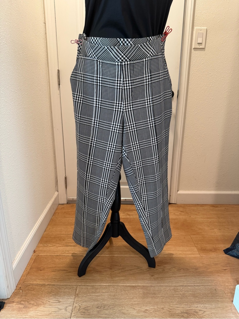 Torrid Pull-On Black & White Plaid Capris